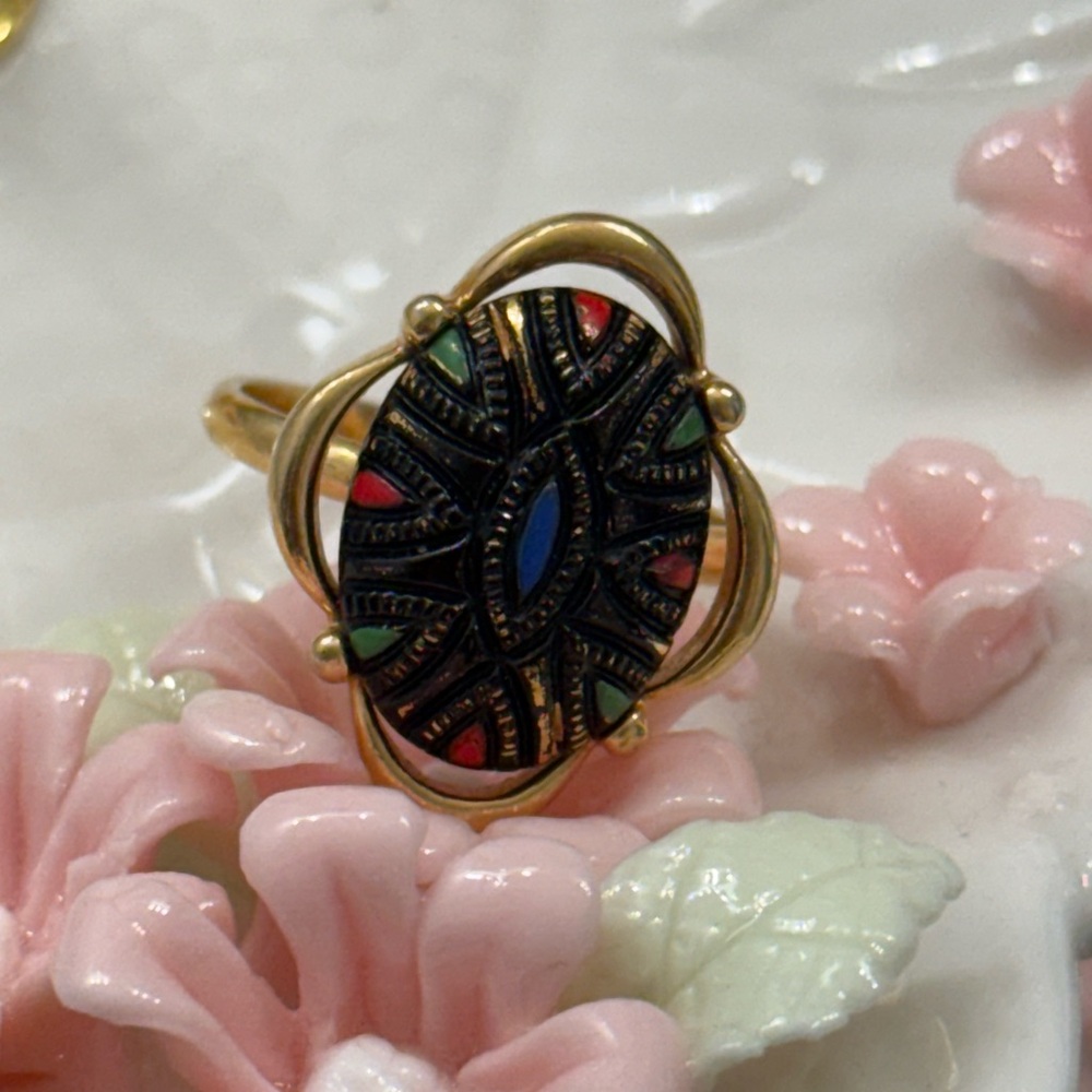 Vintage Sarah Coventry - Elegant Gold and Multicolor Statement Ring